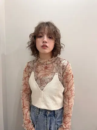 ミディアム 小林 莉菜のヘアスタイル