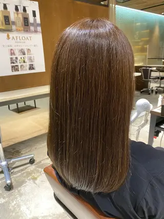 セミロング カラー 三宅 志穏のヘアスタイル