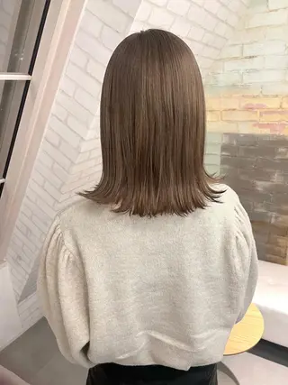 セミロング カラー YUNA ユウナのヘアスタイル