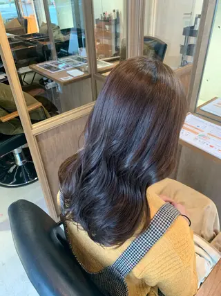 ロング カラー FERIA 池田 比嘉あゆ美のヘアスタイル