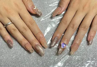 ネイル VIERU 🌈🎀💖のネイルデザイン