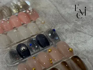 ネイル EMILUCA 本地のネイルデザイン