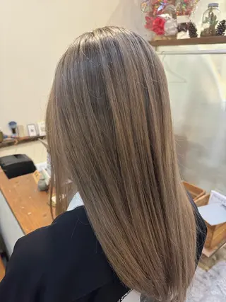 ロング カラー ブリーチ艶カラー KAORI🌼のヘアスタイル
