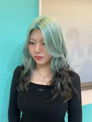 セミロング カラー mana/メンズ/ ヘアセット/ブリーチのヘアスタイル