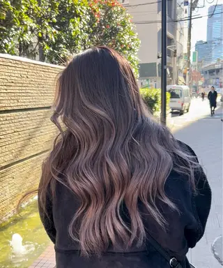 ロング アンナ🦋海外ヘア バレイヤージュのヘアスタイル