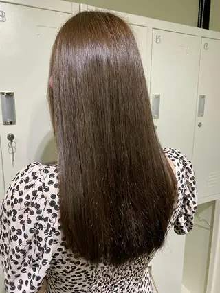 ロング カットモデル/ 吉本　彩夏のヘアスタイル