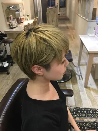 ショート 玉邑 美菜のヘアスタイル