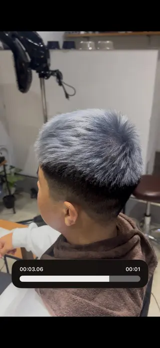 ショート カラー メンズ men's salon A-ge所属・芳本 拓磨のヘアスタイル