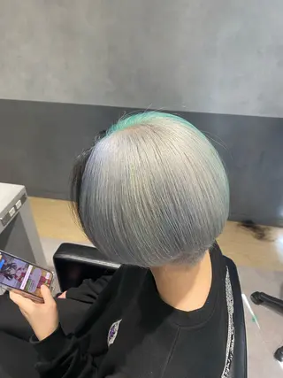 ショート ハイトーンエフェクト ブリーチいち丸のヘアスタイル