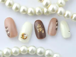 ネイル tiarynail K Kのネイルデザイン