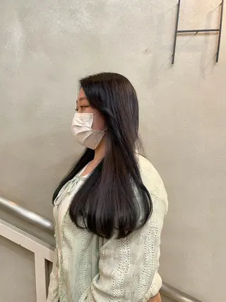 ロング カラー 佐藤 永夏のヘアスタイル