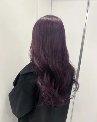 ロング カラー 🩵色落ち可愛い 寒色カラー🩵のヘアスタイル