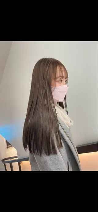 スパイキーショート/ センターパート/奈菜のヘアスタイル