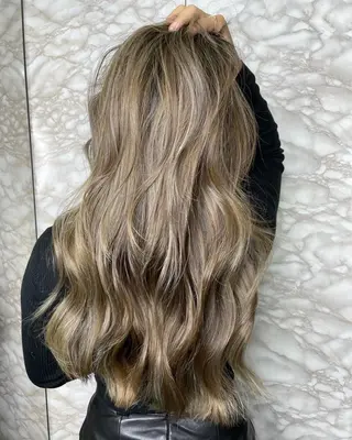 セミロング カラー 🌿ガクト 🌿艶髪透明感のヘアスタイル