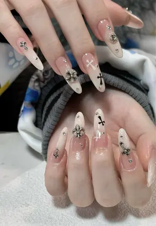 ネイル EE.Nail所属・FuFu.Nail 2️⃣番のネイルデザイン