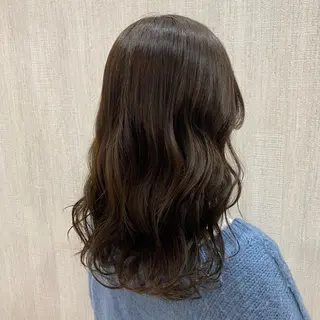 セミロング カラー 🫧透け感⋆艶髪💎 山口アヤカのヘアスタイル