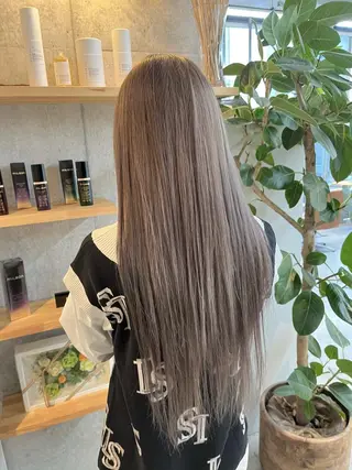 ロング ハイトーンカラ ー/小川のヘアスタイル