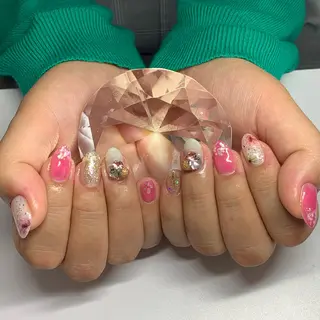 ネイル RuxuryNail ／RiAnnaのネイルデザイン