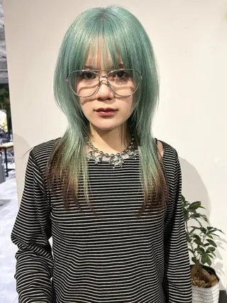 ミディアム カラー hinano ヒナノのヘアスタイル