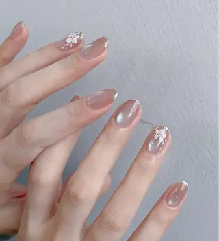 ネイル U +のネイルデザイン