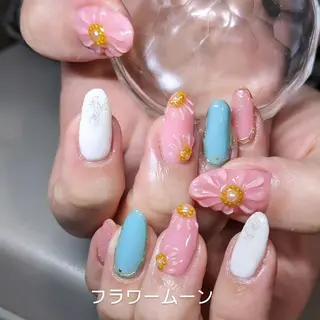 ネイル フラワー ムーンのネイルデザイン