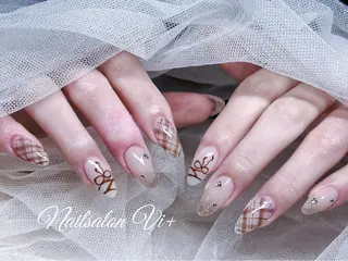 ネイル Nailsalon Vi+ももか🩷のネイルデザイン