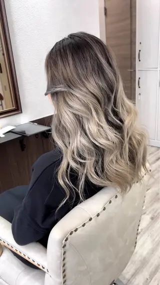 セミロング カラー ヘアアレンジ Belle hair Design青野大貴のヘアスタイル