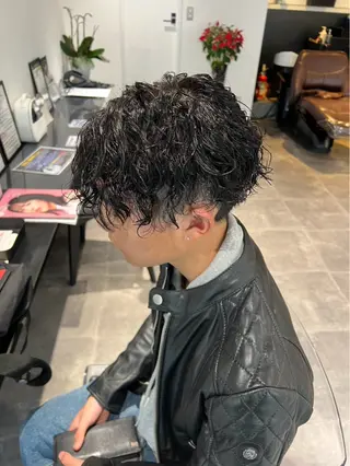 パーマ メンズ 本田 知範のヘアスタイル