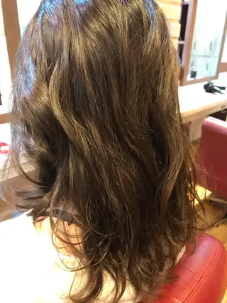 ミディアム 井上 みわこのヘアスタイル
