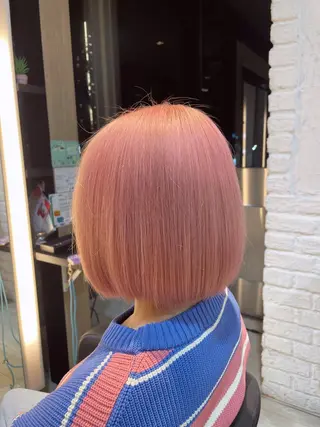 ショート カラー ブリーチ/髪質改善/ ハイトーン/暖色のヘアスタイル