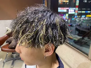 ショート カラー パーマ メンズ メッシュ&パーマ特化 🔥山田雄大🔥のヘアスタイル