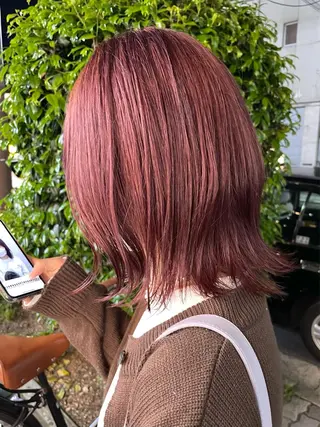 ミディアム カラー akane .のヘアスタイル