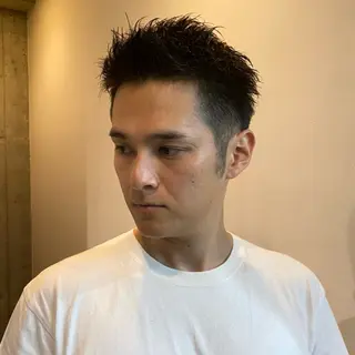 ショート メンズ センターパート/ニ ュアンスパーマのヘアスタイル