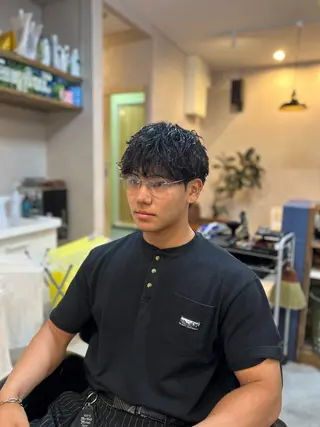 ミディアム パーマ THEBARBER TEN所属・伊禮 海凪のヘアスタイル