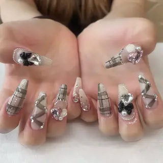 ネイル 💎🐰 saki. m 🐰💎のネイルデザイン