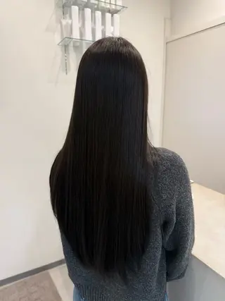 ロング カラー 飯野 咲楽のヘアスタイル