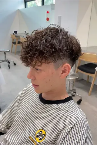 パーマ メンズ fifth 安次富　泰雅のヘアスタイル