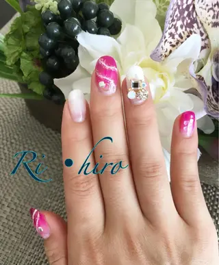 ネイル ネイル＆フラワーサロン〜Ri✦hiro〜鳥栖店所属・HIRATA RIEのネイルデザイン