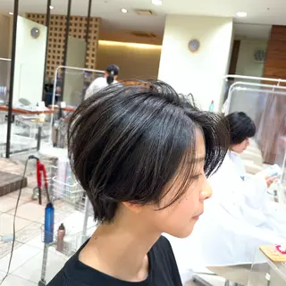 ショート MODEks eau 佐藤優志のヘアスタイル