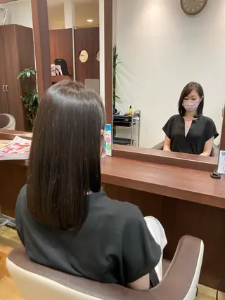セミロング イチゴ森下所属・🌟髪質 改善🌟のヘアスタイル
