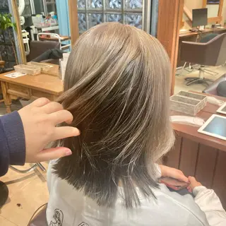 ミディアム カラー カットが上手い 💇‍♂🌸サク🌸のヘアスタイル