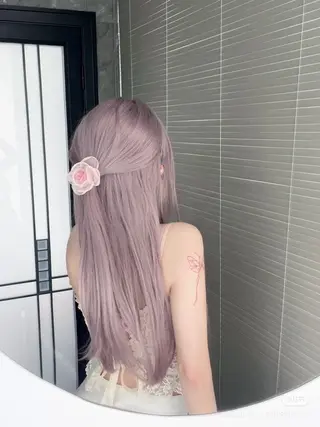 ロング カラー ヘアアレンジ 🫧透明感ブリーチ 似合わせ🫧あい🫧のヘアスタイル