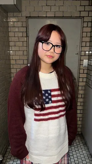 セミロング 室屋 鈴音のヘアスタイル