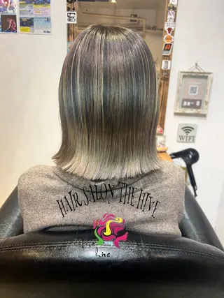 ミディアム カラー Hair salon The hiveのヘアスタイル
