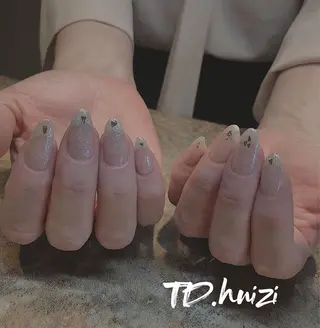 ミディアム めぐみのネイルサロン 惠のネイルデザイン