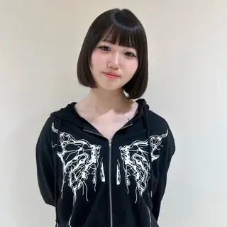 ミディアム 'AXIS KARIYA所属・牧山 梨乃佳のヘアスタイル