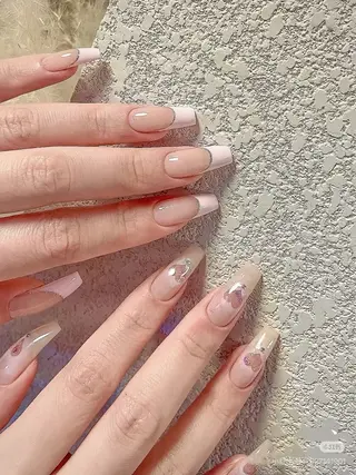 ネイル 高木 維麗絲のネイルデザイン