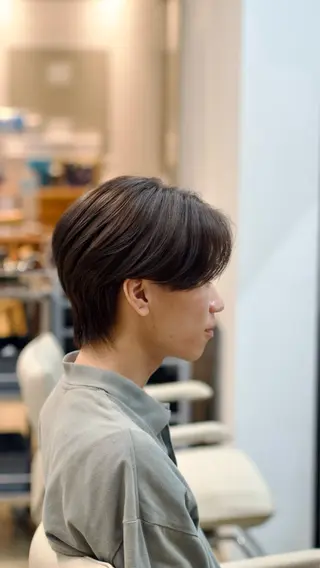 ショート ウルフとデザイン カラーの神のヘアスタイル