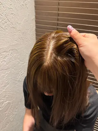 セミロング カラー 渋谷/切りっぱなし レイヤー/ブリーチのヘアスタイル