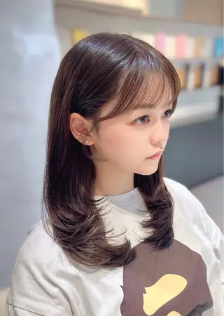 セミロング grace by afloat所属・平尾 樹里のヘアスタイル